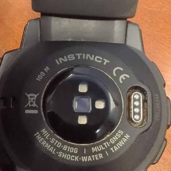 ⌚Garmin MIL-STD-810G Black and Gray Smartwatch - Picture 3 of 6